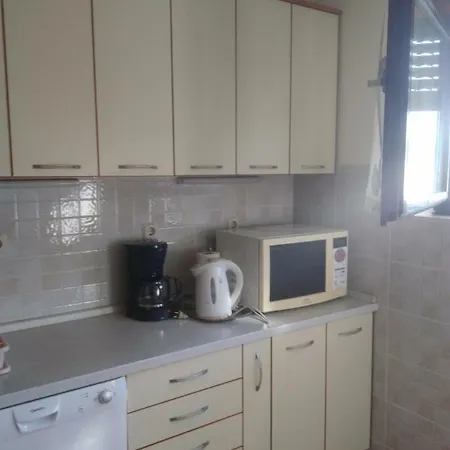 Vila Vedrana * Okrug Gornji